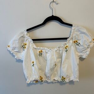 🤩 3 for $20 / White Sunflower Stretchy On or Off the shoulder top